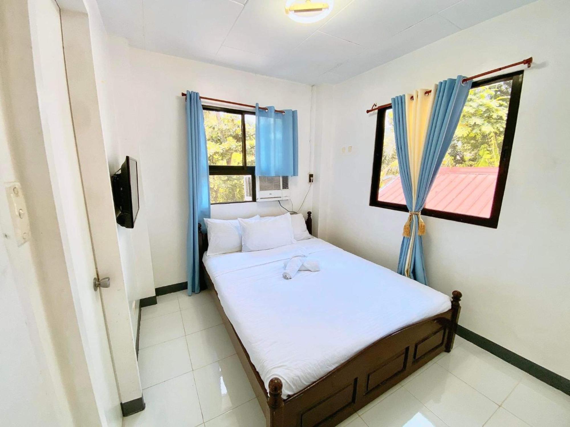 Luna Oslob Travellers Inn Ngoại thất bức ảnh