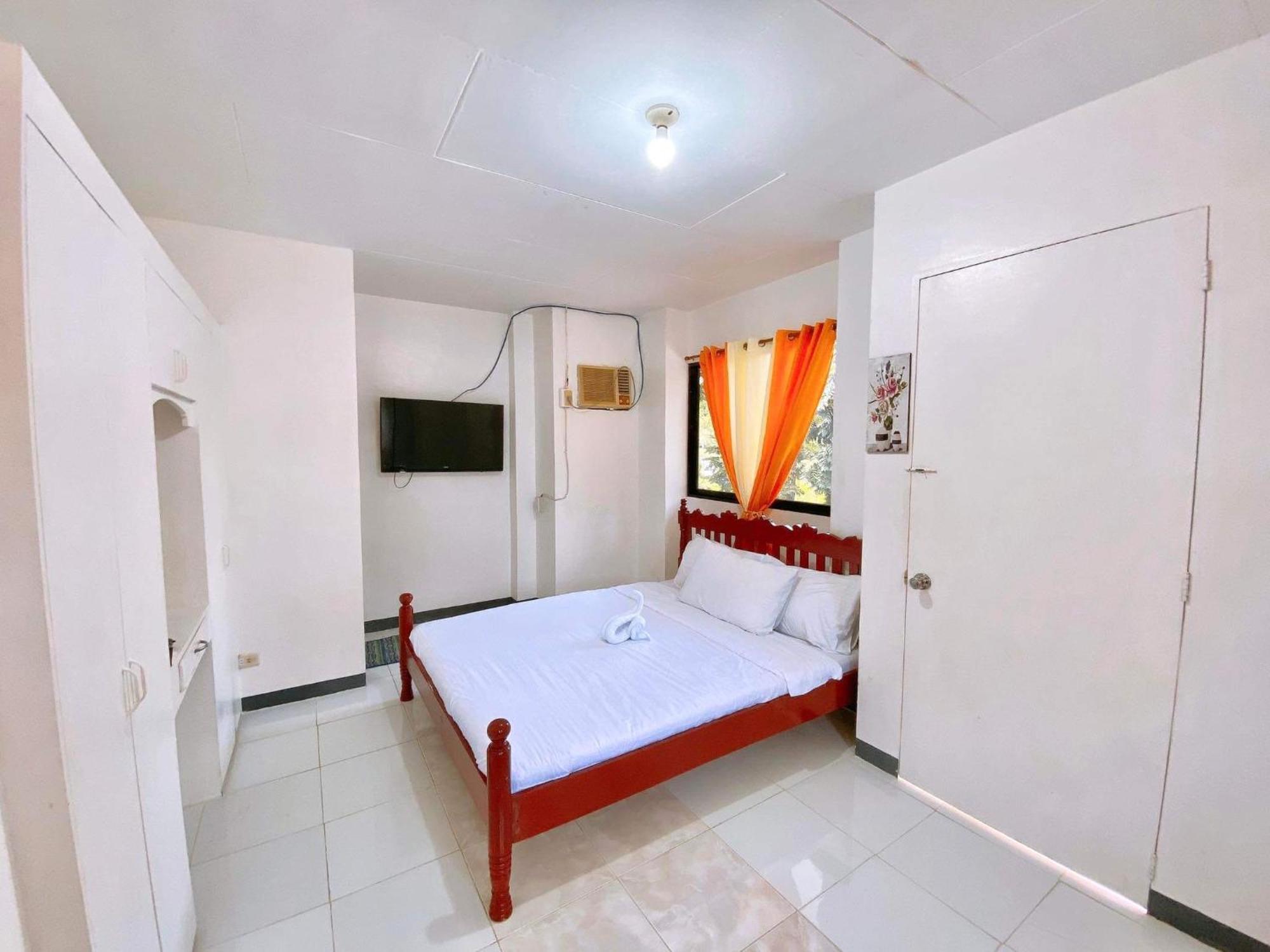 Luna Oslob Travellers Inn Ngoại thất bức ảnh