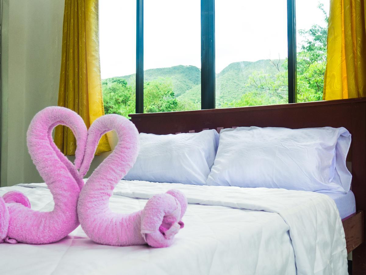 Luna Oslob Travellers Inn Ngoại thất bức ảnh